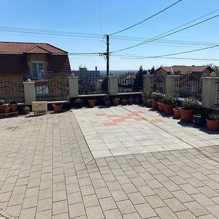 Arany Apartmanhaz Zalagyoengye Appartement Zalakaros Buitenkant foto