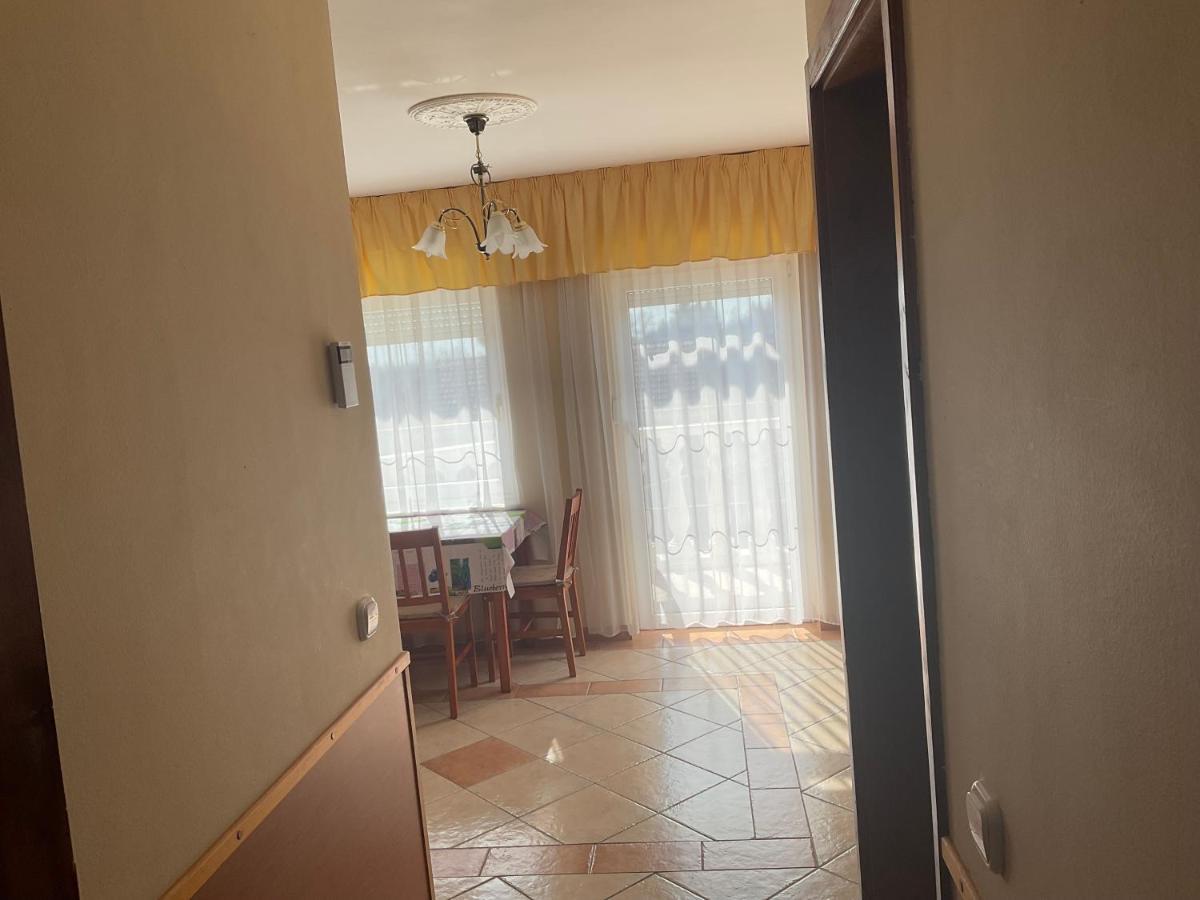 Arany Apartmanhaz Zalagyoengye Appartement Zalakaros Buitenkant foto