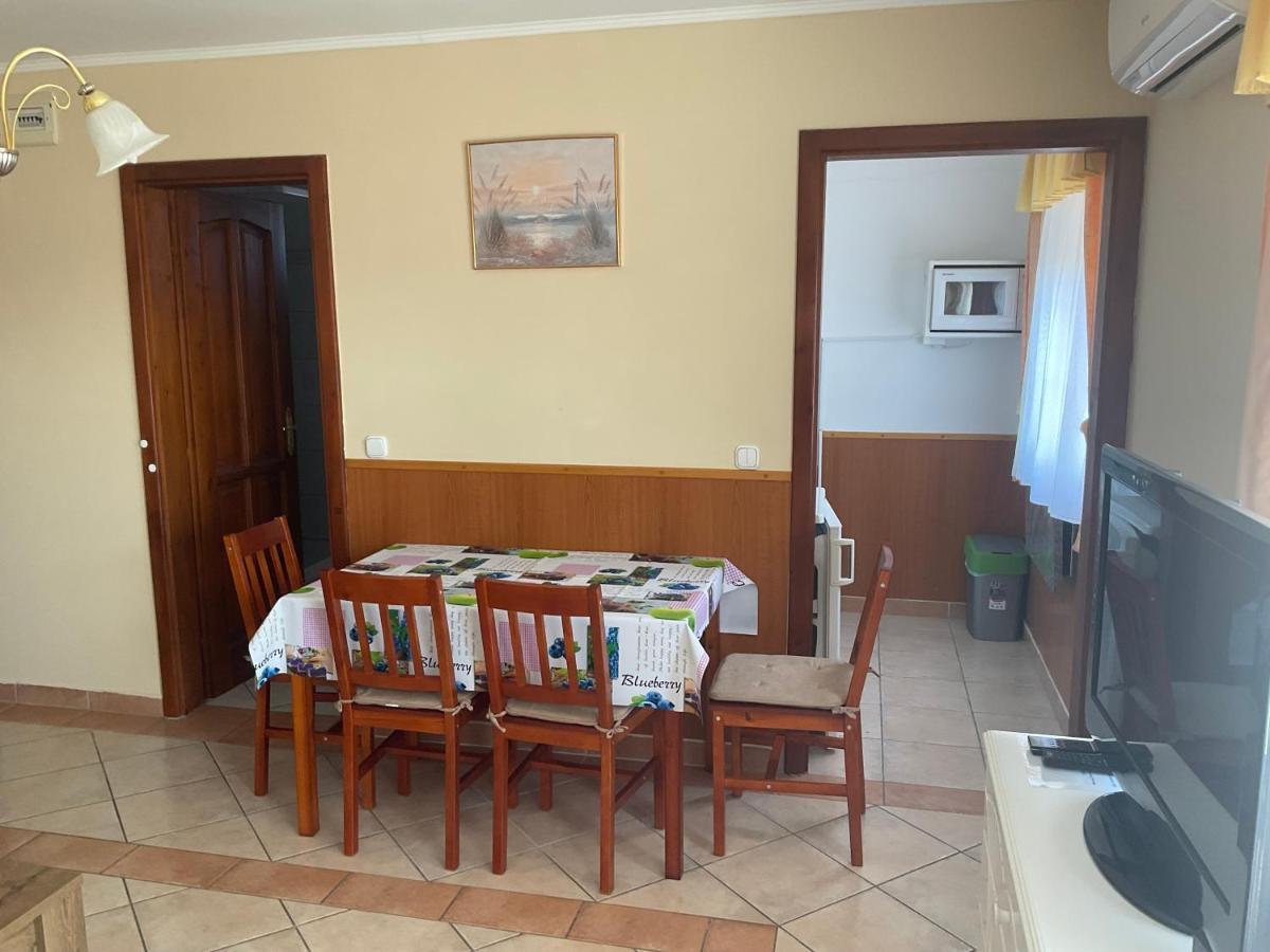 Arany Apartmanhaz Zalagyoengye Appartement Zalakaros Buitenkant foto