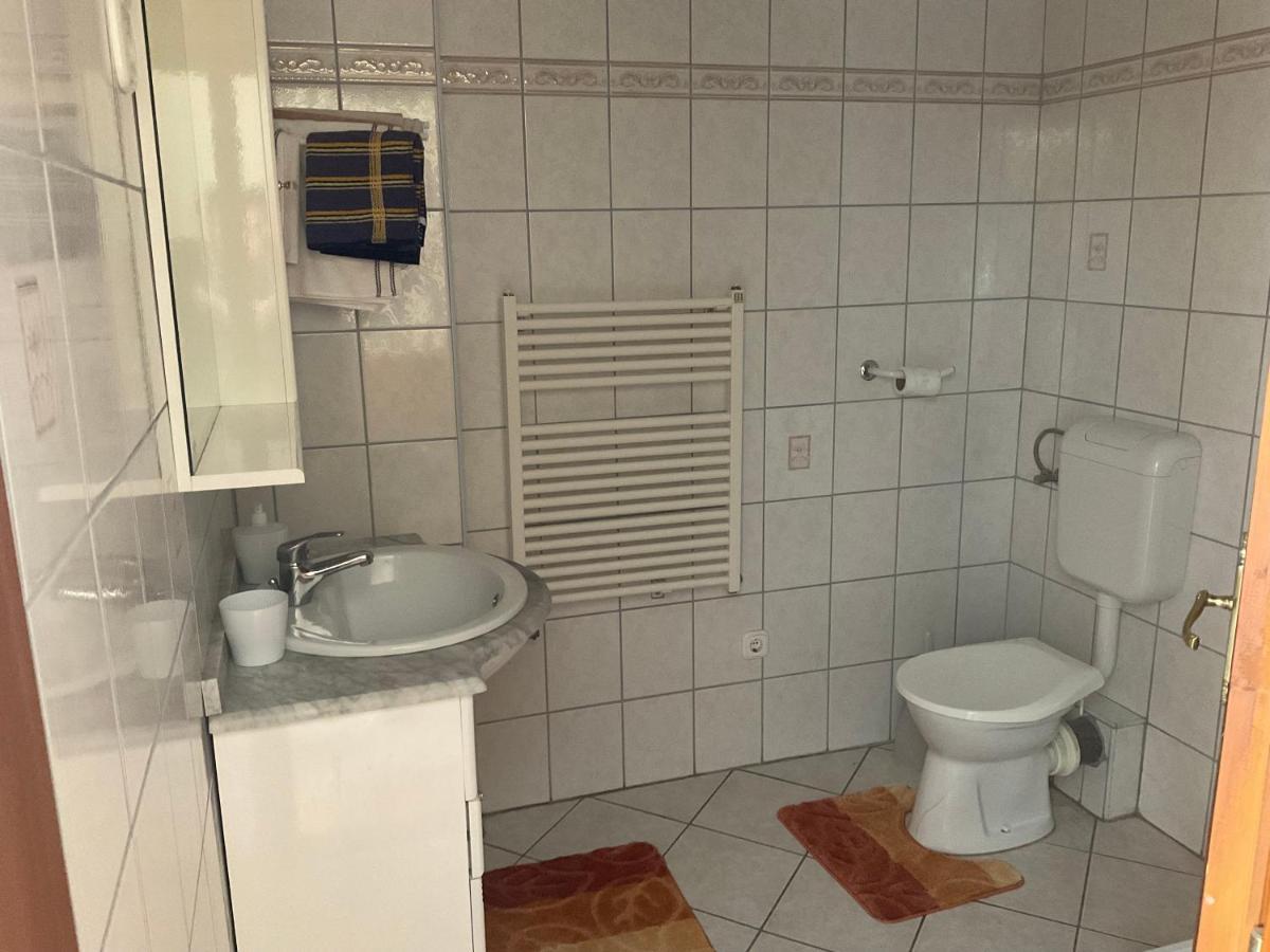 Arany Apartmanhaz Zalagyoengye Appartement Zalakaros Buitenkant foto